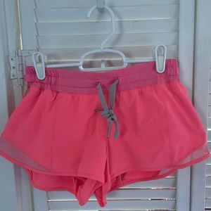Lululemon Hotty Hot Shorts 2.5”